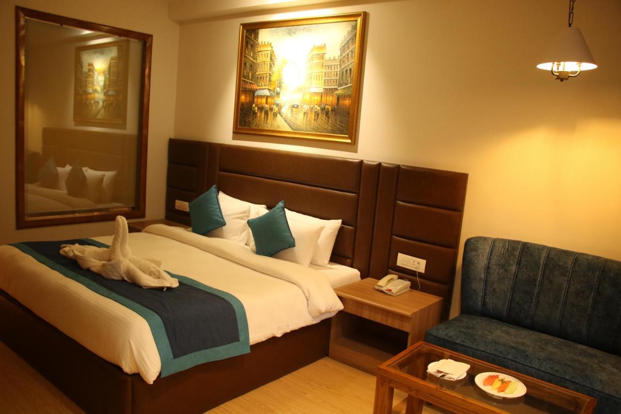 The Grand Arc Hotel & Convention Centre Shahjahanpur Exteriör bild