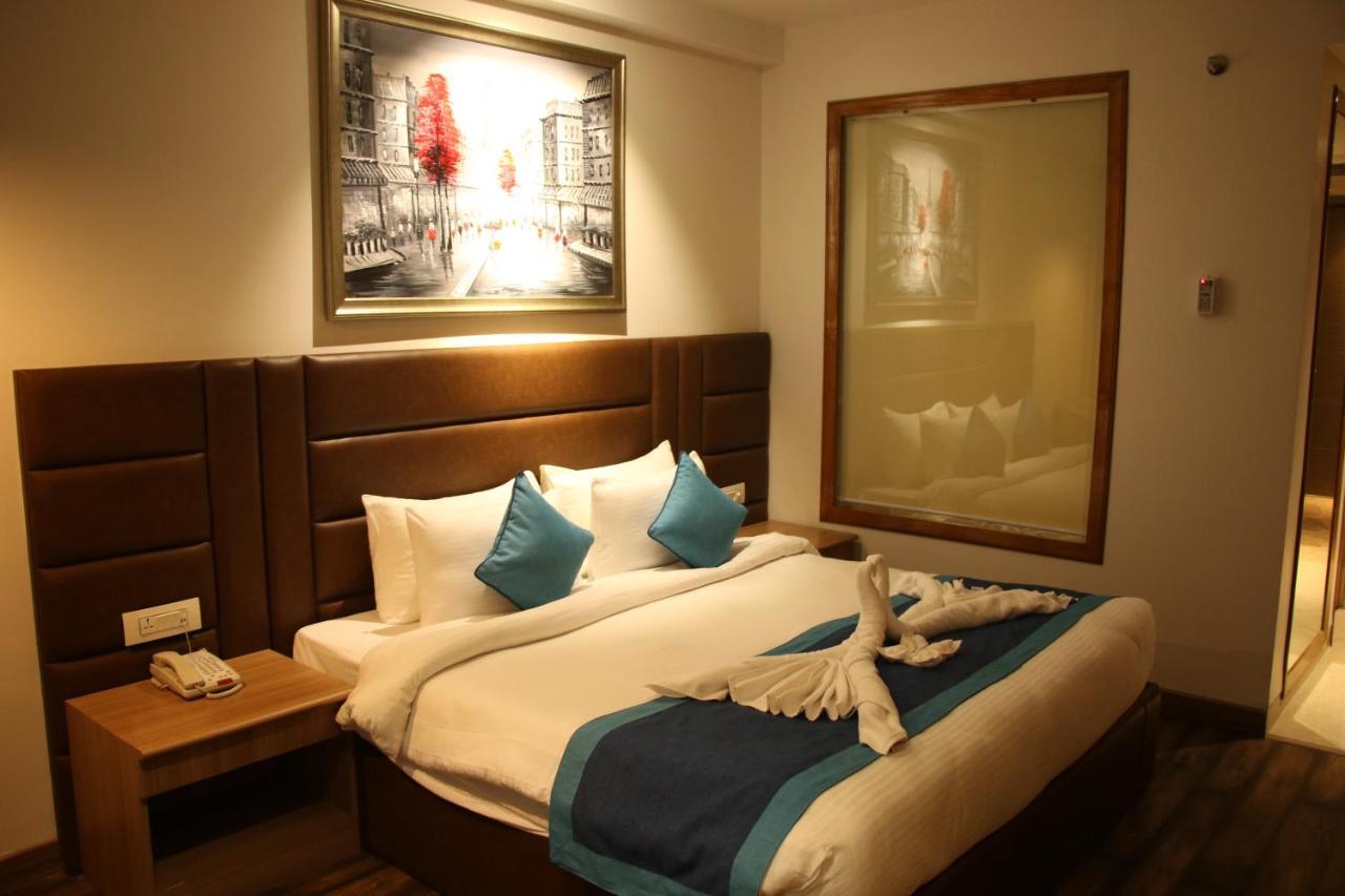 The Grand Arc Hotel & Convention Centre Shahjahanpur Exteriör bild