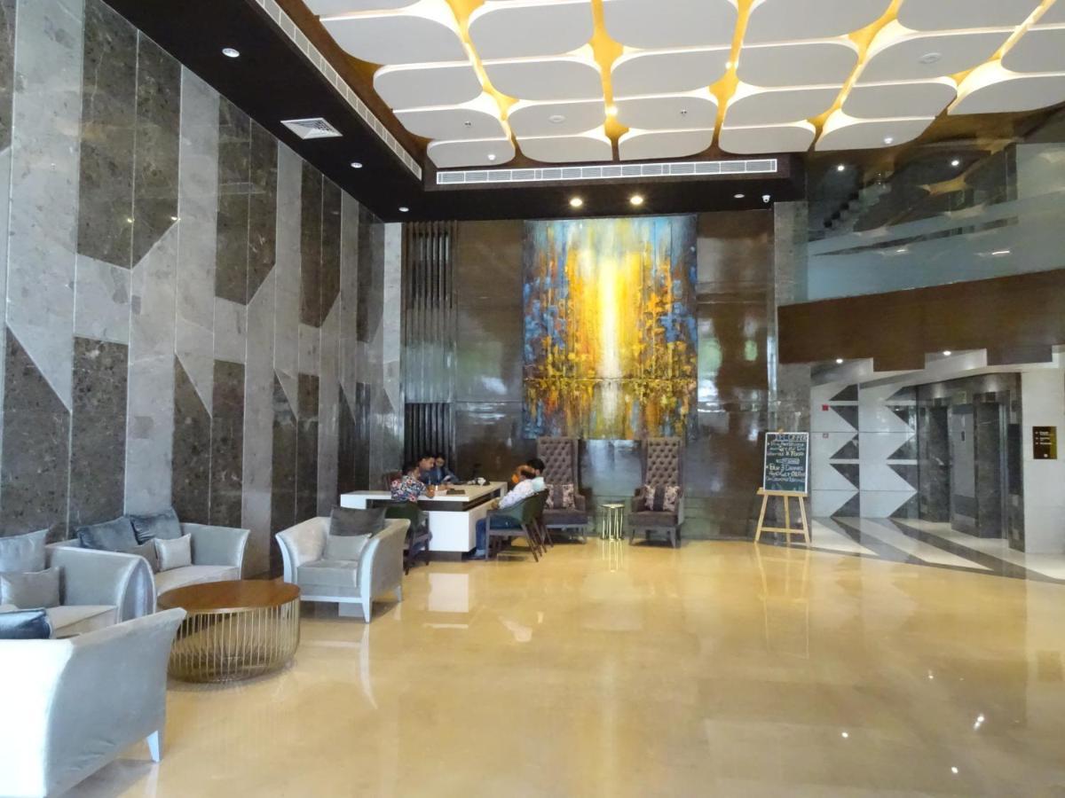 The Grand Arc Hotel & Convention Centre Shahjahanpur Exteriör bild
