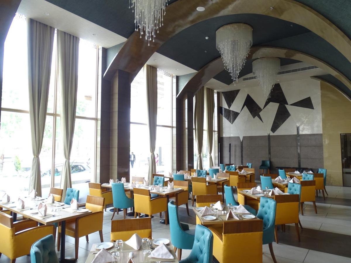The Grand Arc Hotel & Convention Centre Shahjahanpur Exteriör bild