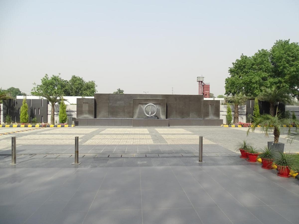The Grand Arc Hotel & Convention Centre Shahjahanpur Exteriör bild