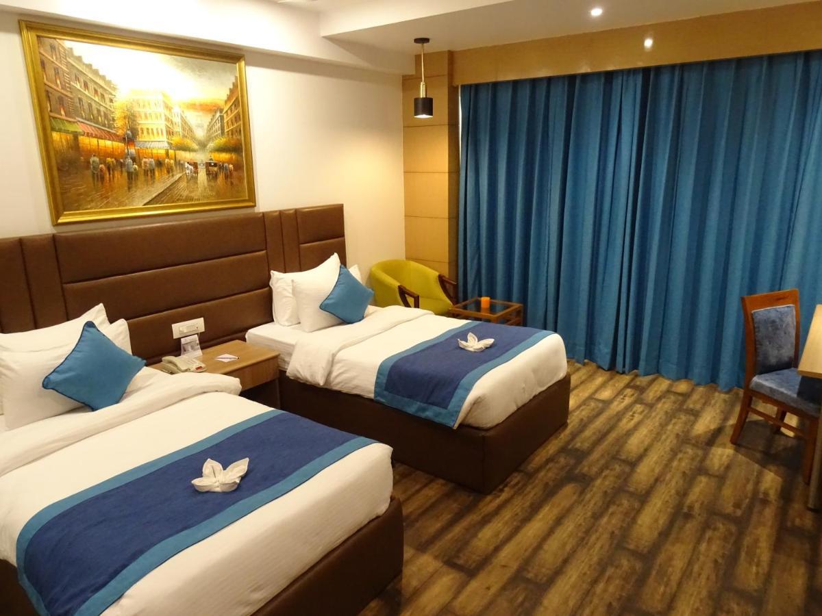 The Grand Arc Hotel & Convention Centre Shahjahanpur Exteriör bild