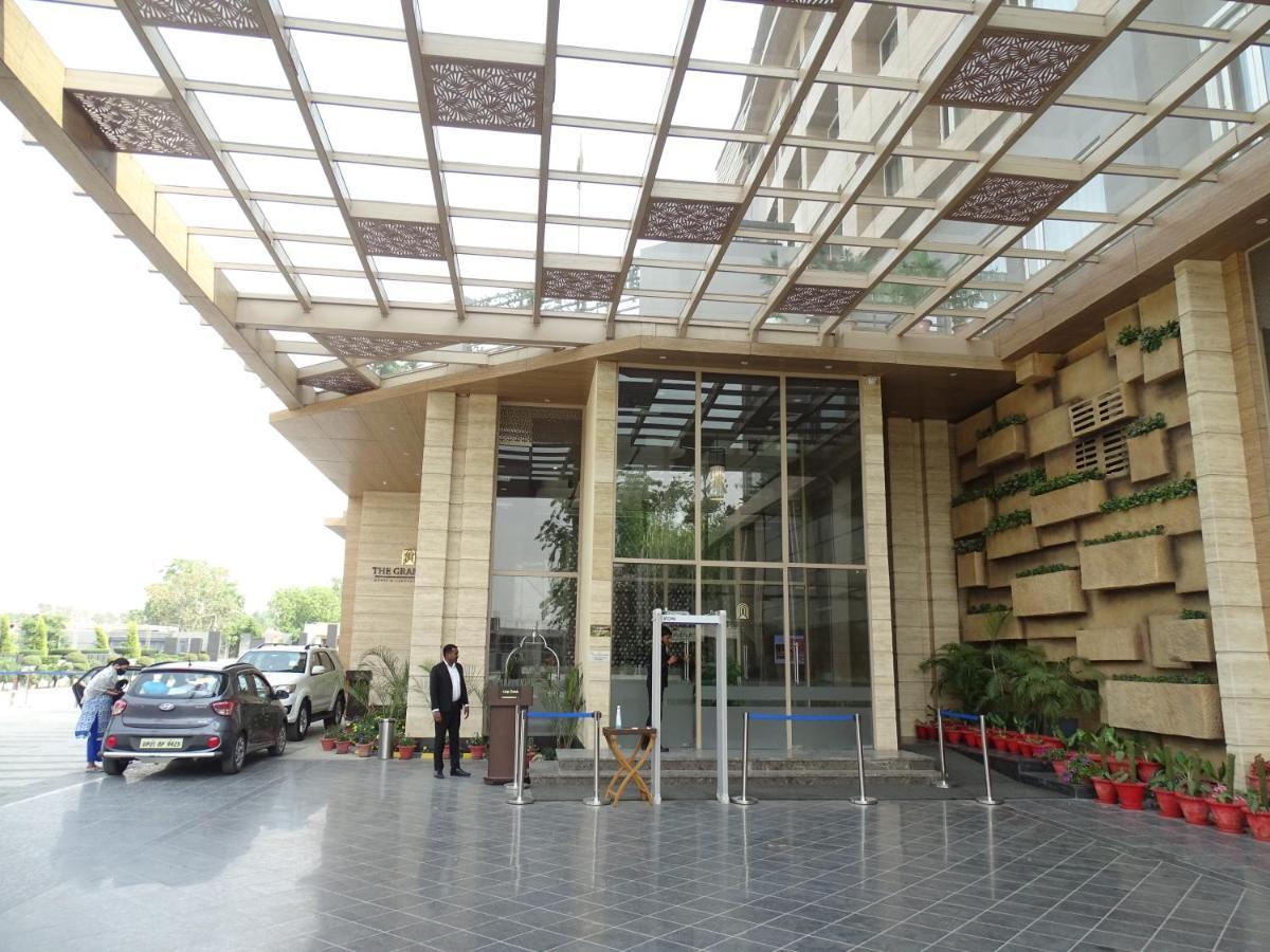 The Grand Arc Hotel & Convention Centre Shahjahanpur Exteriör bild