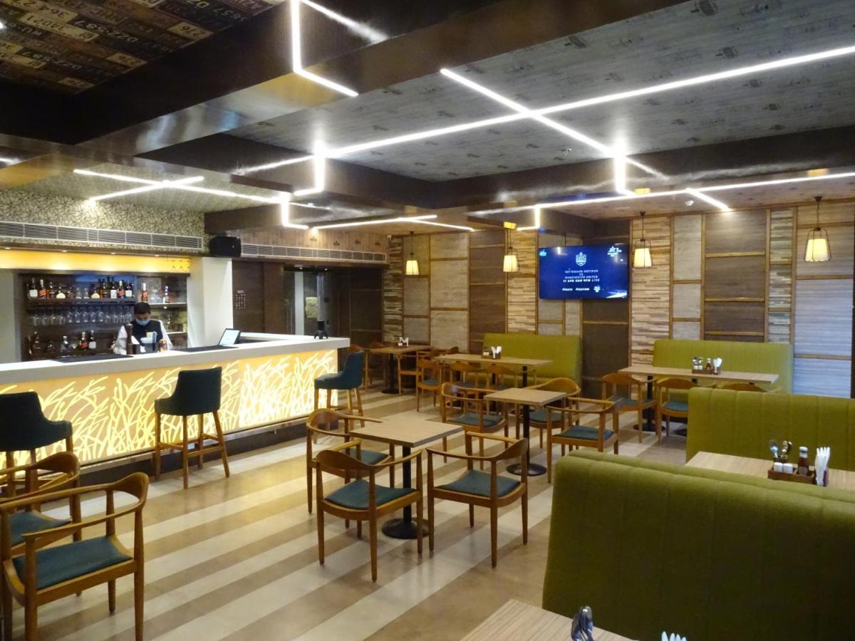 The Grand Arc Hotel & Convention Centre Shahjahanpur Exteriör bild