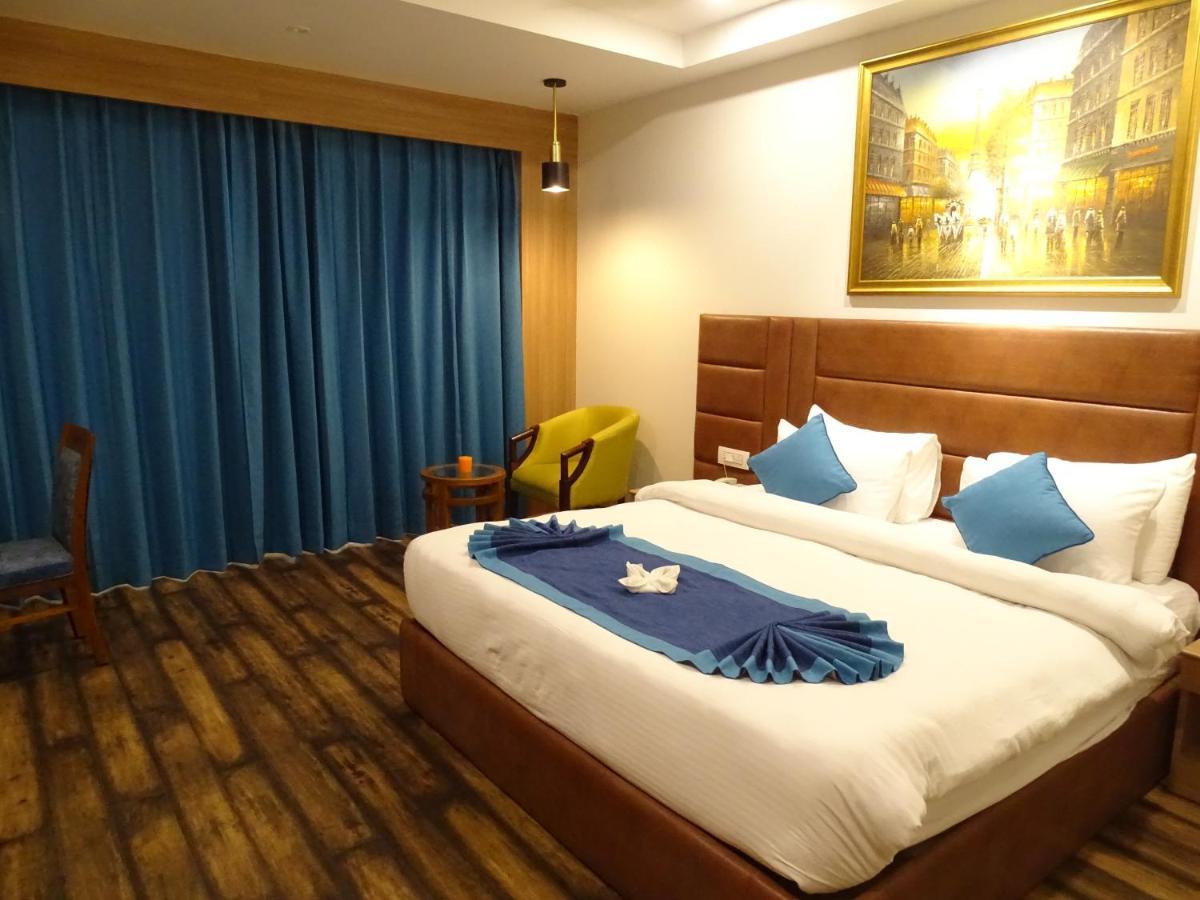 The Grand Arc Hotel & Convention Centre Shahjahanpur Exteriör bild
