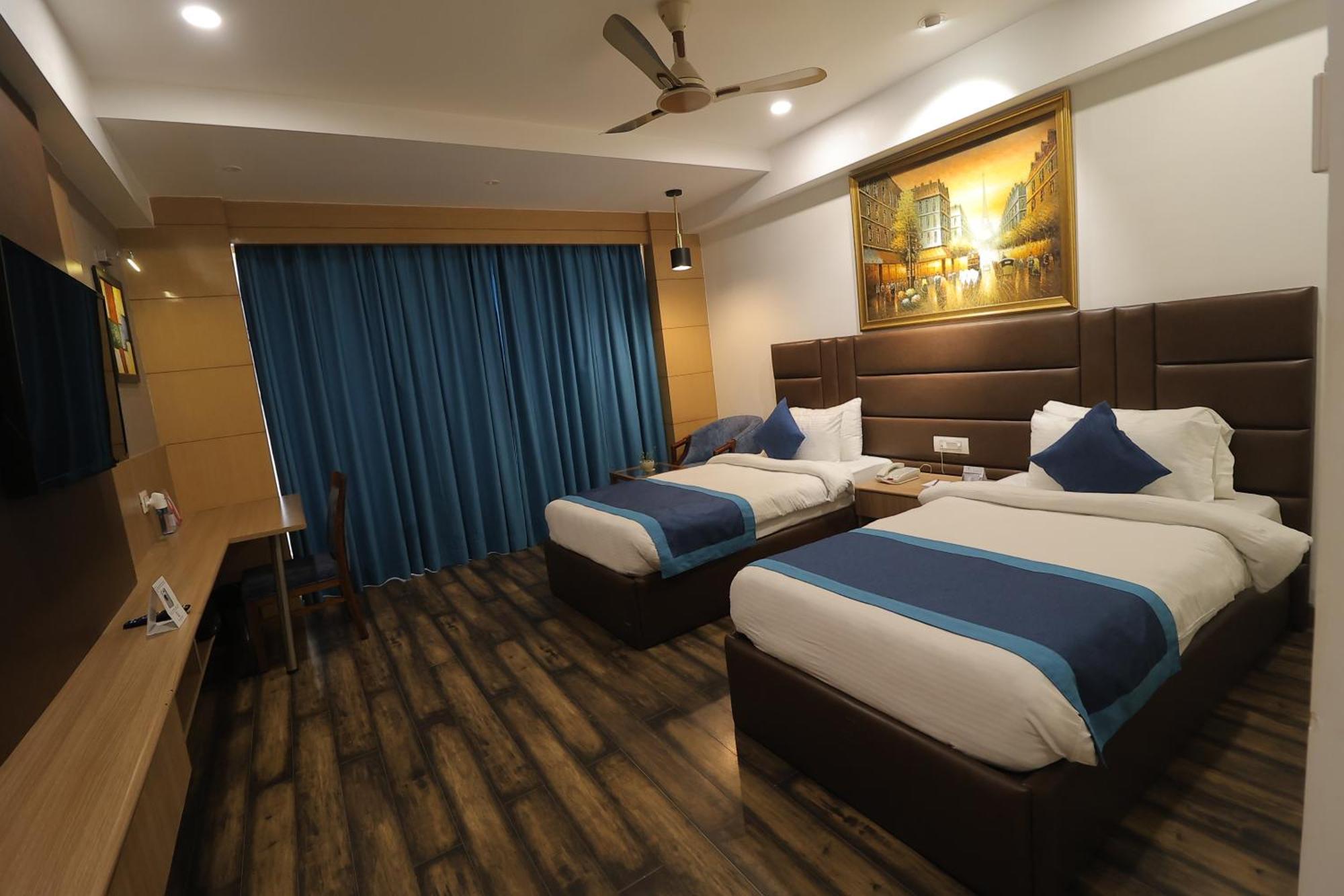 The Grand Arc Hotel & Convention Centre Shahjahanpur Exteriör bild